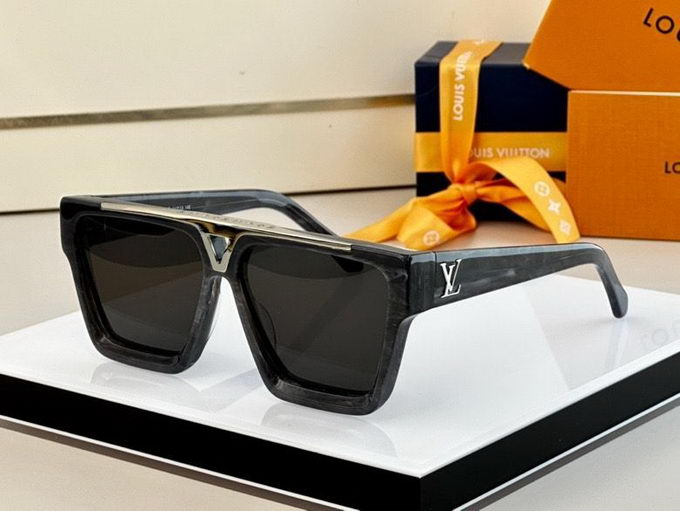 Louis Vuitton Sunglasses ID:20230516-82